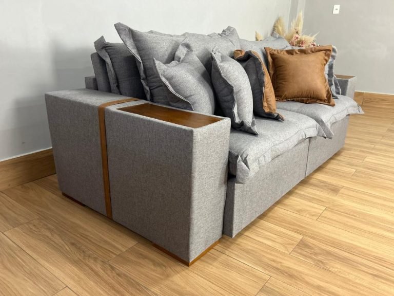 Sofá Cama Retrátil Reclinável Gabriela 2,10m - Cinza Linho/ Marrom Courino - Imagem 5